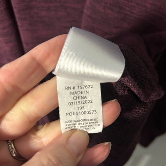 Eddie Bauer 1/4 Zip Burgundy Fleece Pullover. Women’s size Medium. - Picture 8 of 8